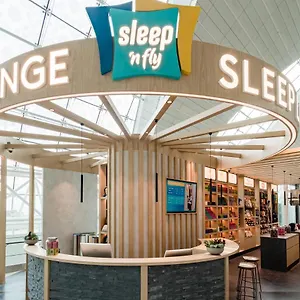 Kapselhotel Sleep 'n Fly Sleep Lounge, B-gates Terminal 3 - Transit Only, Dubai